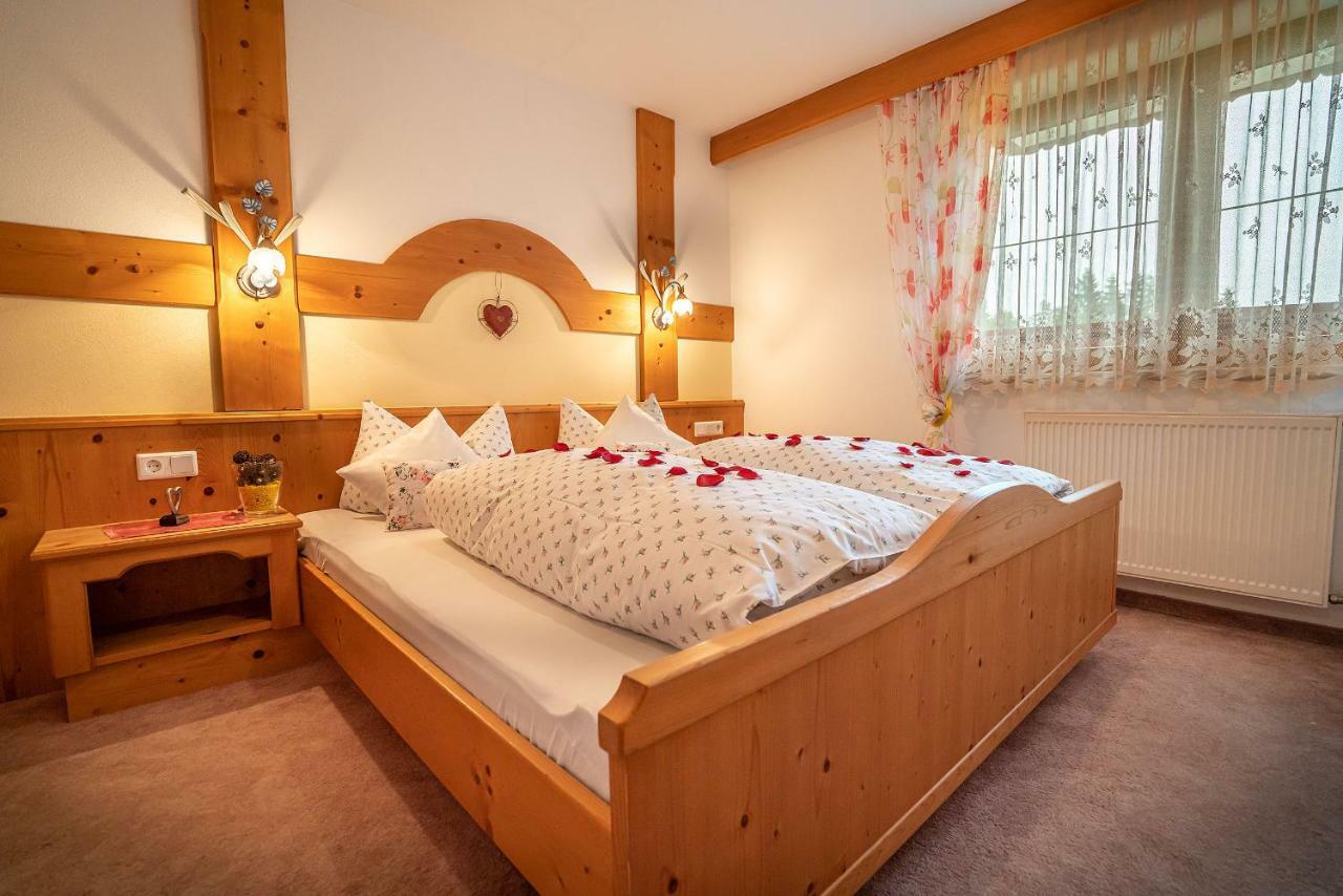 Haus Am Waldrand Appartement Leutasch Buitenkant foto